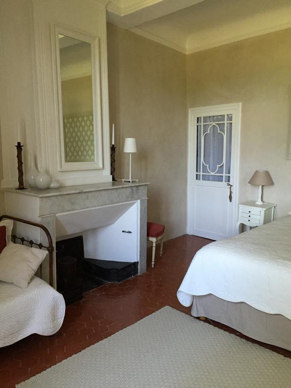 Domaine La Carraire Bed and Breakfast Lauris Exteriör bild